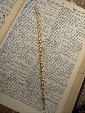 Vintage Gold Link Bracelet with Twisted Design